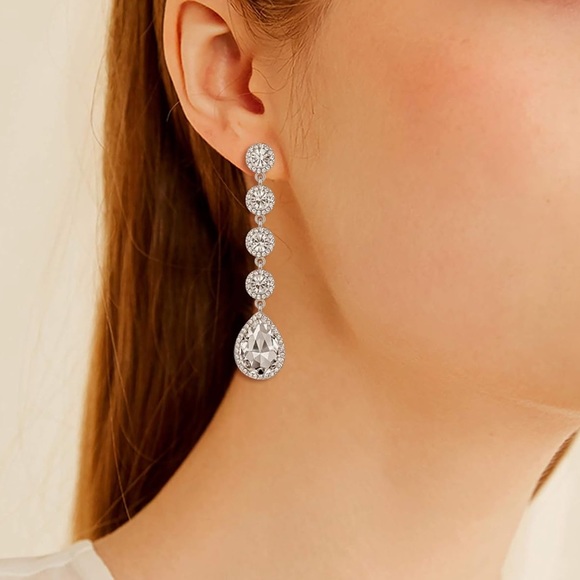 ✨Silver Austrian Crystal Drop Earrings - Picture 4 of 5